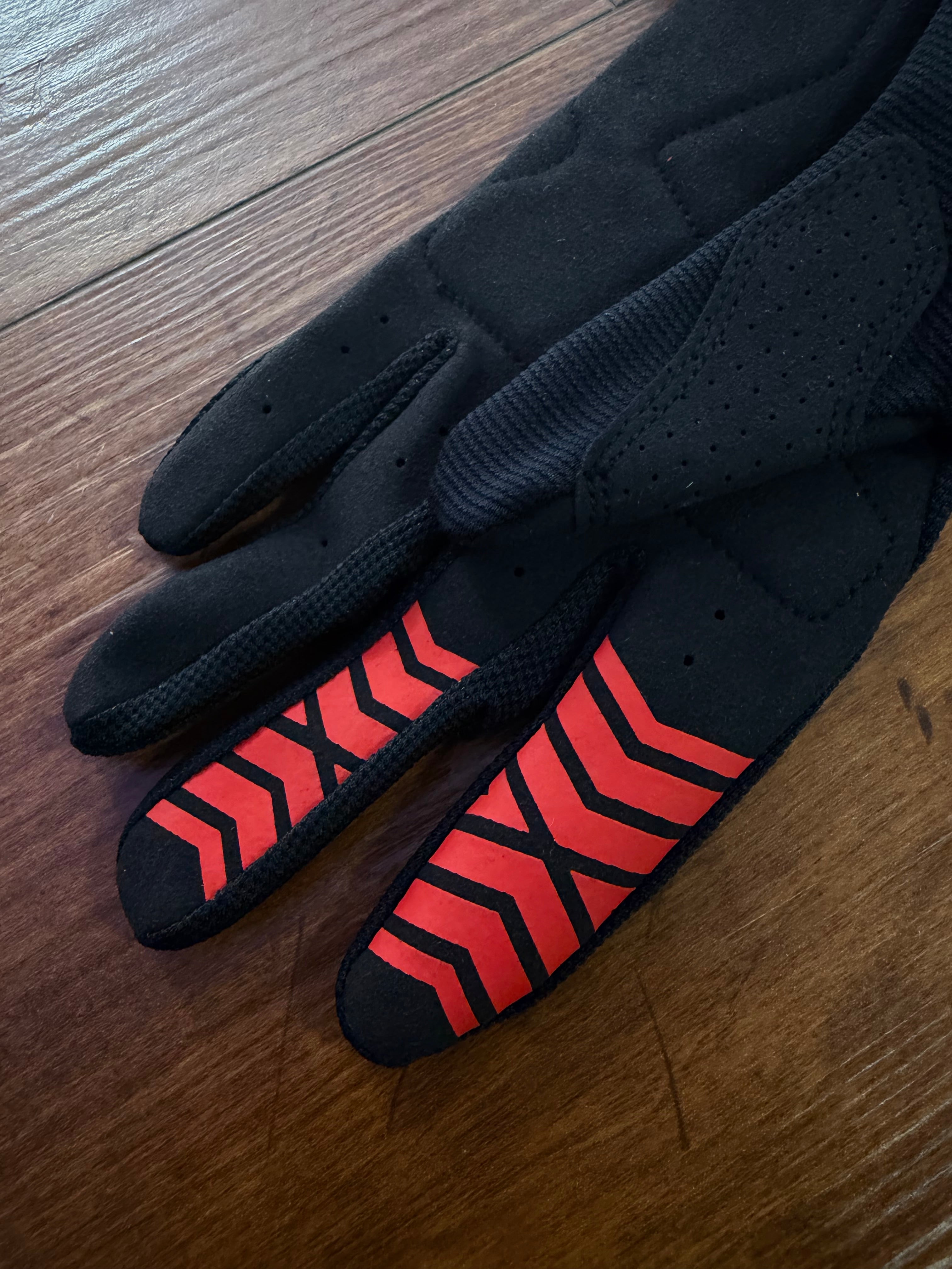 Guanti Honda x Alpinestar Full Bore – neri dettaglio rosso